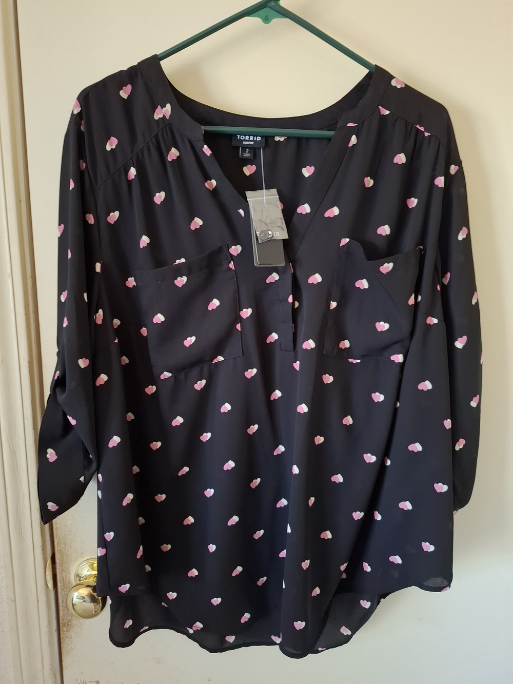 torrid 2x Black Blouse with Pink Heart Print